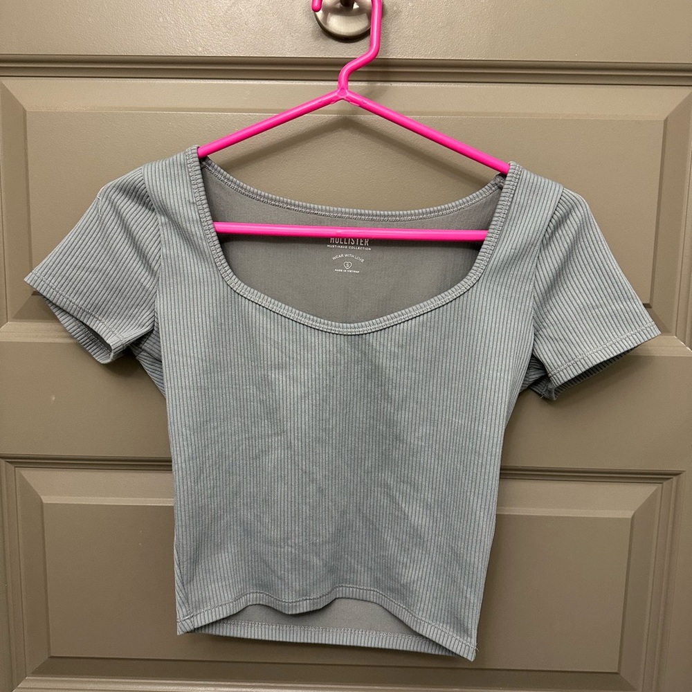 Hollister Light Gray Ribbed Crop Top